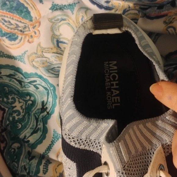 Micheal kors women's sneakers - Picture 3 of 4